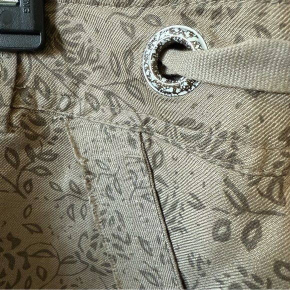 Sundance Baylee Bermuda Shorts Linen Blend Tan Floral Cargo Relaxed Fit Size 4 - Picture 6 of 15